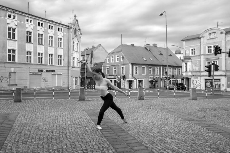 2016 ZIELONA GORA Ania Szafran baletnica w miescie ballerina project tancerka balet ul kupiecka podgorna wroclawska FOT. PAWEL JANCZARUK / WueF