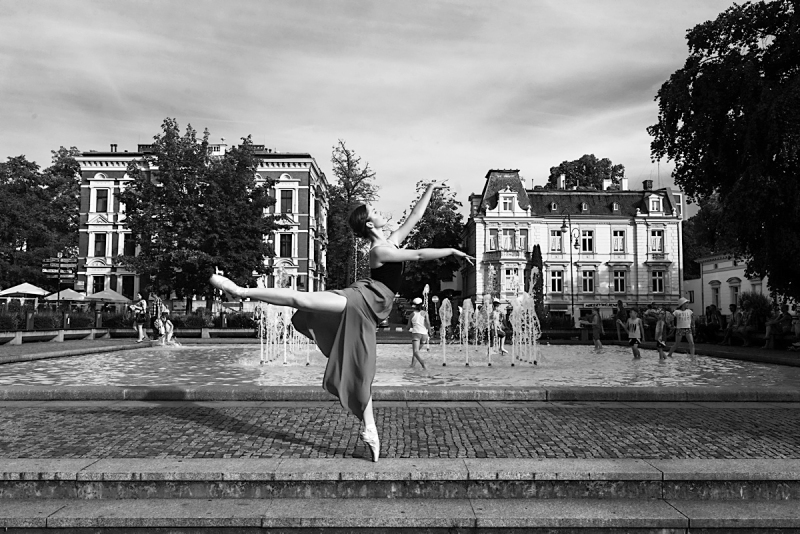 2016 ZIELONA GORA Ania Szafran baletnica w miescie ballerina project tancerka balet wytwornia wodek ul sulechowska rondo FOT. PAWEL JANCZARUK / WueF