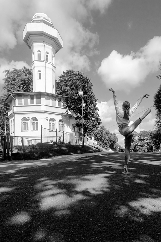 2016 ZIELONA GORA Ania Szafran baletnica w miescie ballerina project tancerka balet wieza braniborska FOT. PAWEL JANCZARUK / WueF