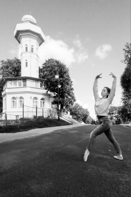 2016 ZIELONA GORA Ania Szafran baletnica w miescie ballerina project tancerka balet wieza braniborska