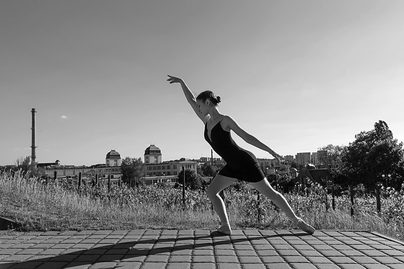 2017 2016 ZIELONA GORA Ania Szafran baletnica w miescie ballerina project tancerka balet wzgorze winne palmiarnia fot pawel janczaruk