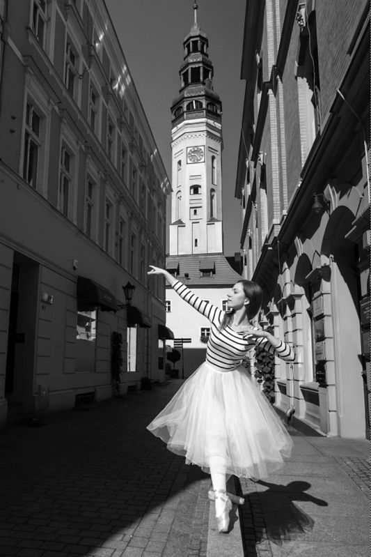ZIELONA GORA Ania Szafran baletnica w miescie ballerina project tancerka balet deptak ratus FOT. PAWEL JANCZARUK