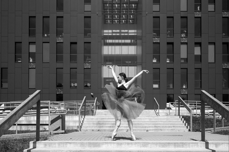 2017 ZIELONA GORA Ania Szafran baletnica w miescie ballet ballerina project tancerka balet ballerina n the city biblioteka uniwersytecka uz FOT. PAWEL JANCZARU