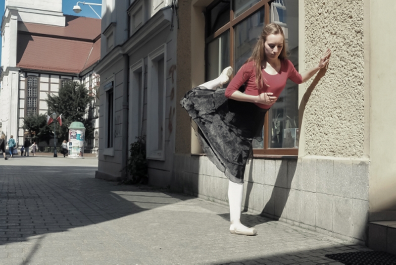 2018 ZIELONA GORA Ola Dudziak baletnica w miescie ballet ballerina project tancerka balet ballerina n the city deptak fot. pawel janczaruk