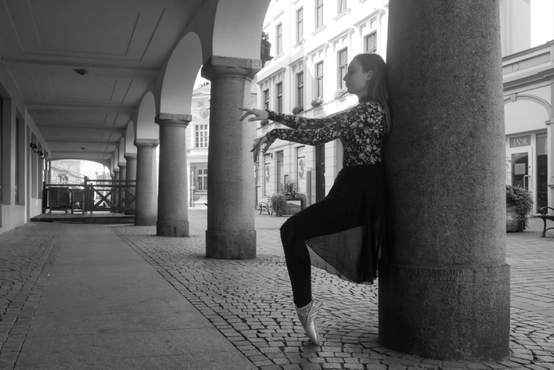 2018 ZIELONA GORA Ola Dudziak baletnica w miescie ballet ballerina project tancerka balet ballerina in the city filary fot. pawel janczaruk