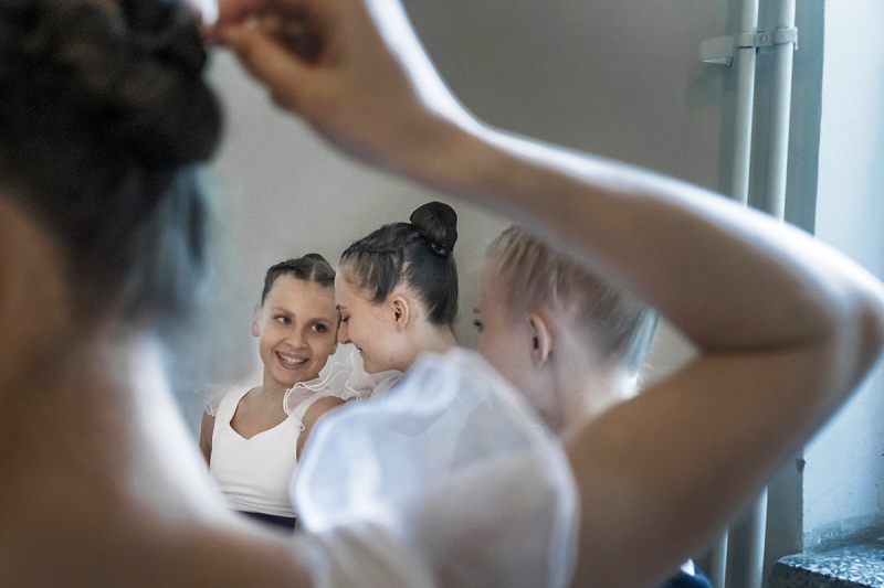 2021 ZIELONA GORA baletnice coppelia proby lekcja baletu prowadzenie aniela sidlo krecenie filmu konkursowego gala kostiumowa FOT. PAWEL JANCZARUK 